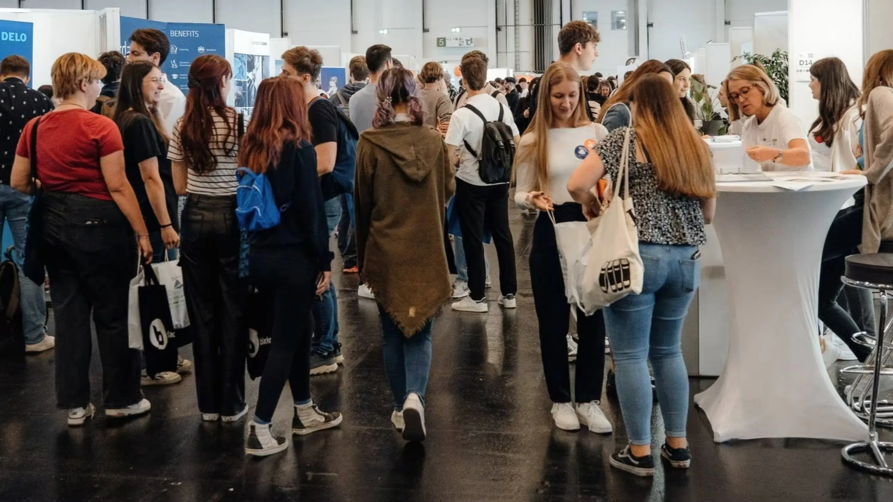 Pyramid Messeimpression